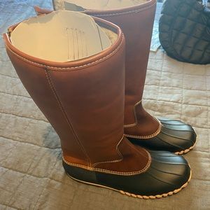 Duck boots